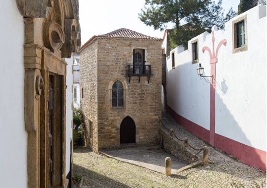 tower in óbidos